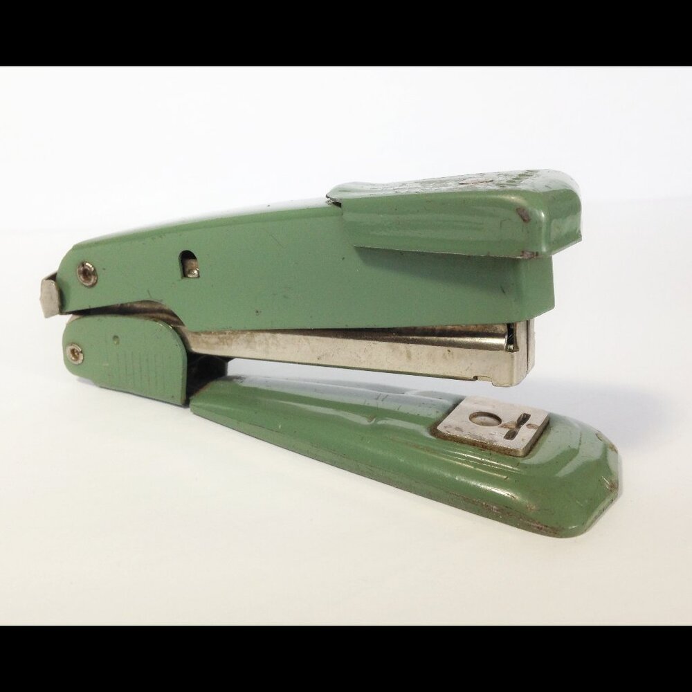 Vintage Arrow Small Stapler # 25  Green Metal Enamel S25 made in USA - WORKS